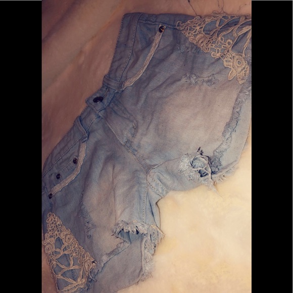 Shorts - Picture 4 of 4